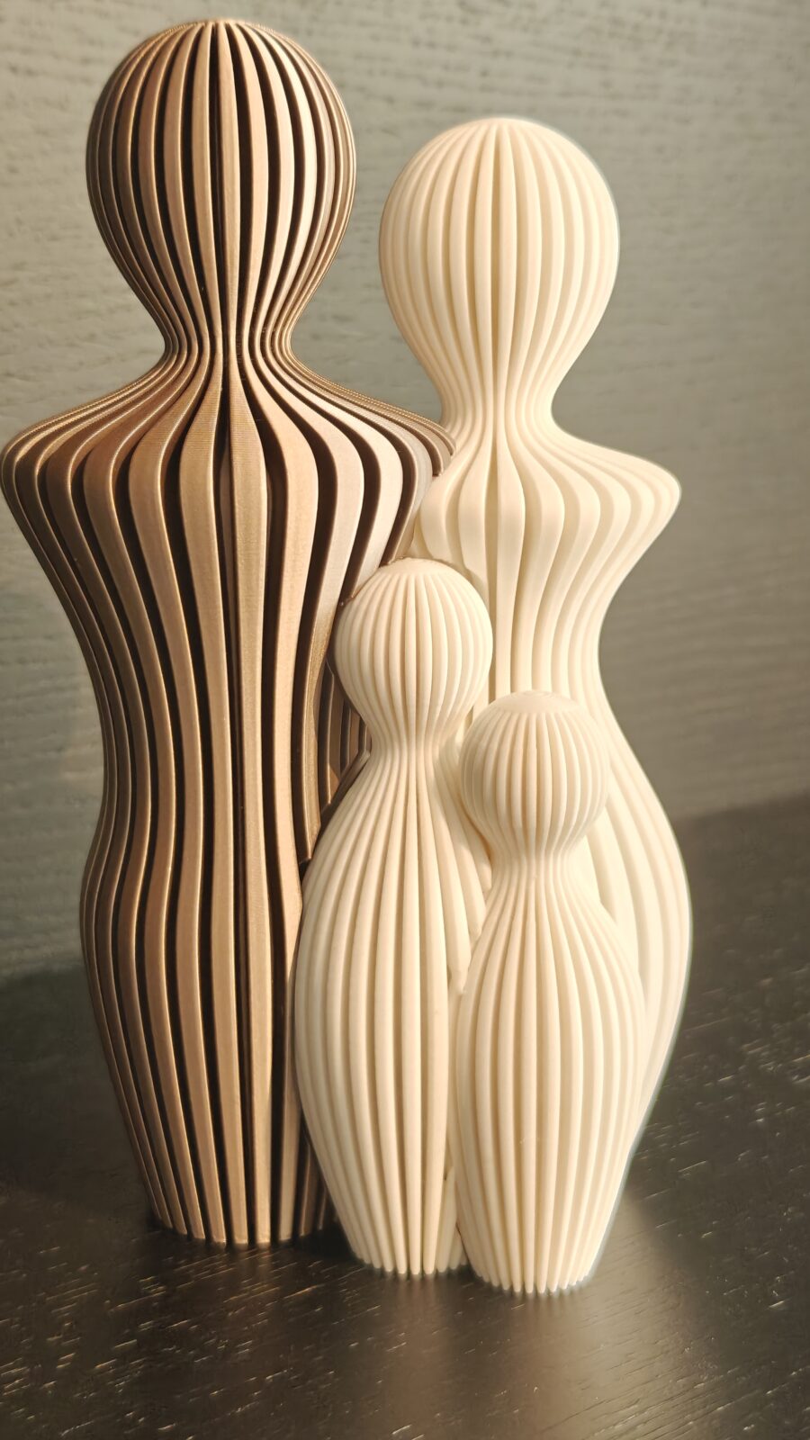 Familiebeeldje Familie & Verbondenheid – 21 cm – 1-4 kinderen – Goud/Brons - Afbeelding 4