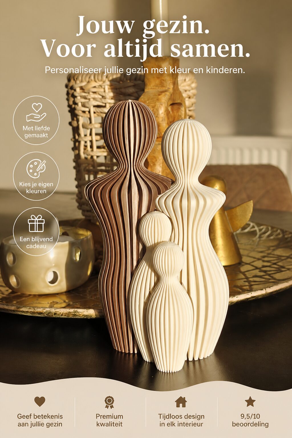 familiebeeldje met 2 volwassenen en 2 kinderen in beige en goud kleur
